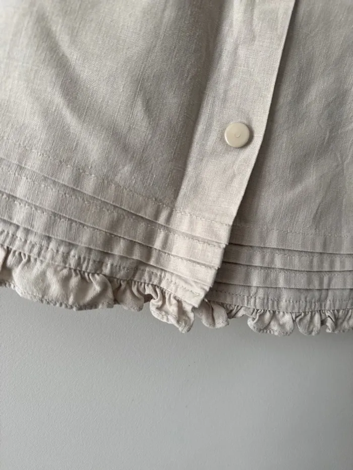 👗robe beige Très bon état - défauts au niveau des boutons - 55% de lin - bébé fille 6mois - 68 cm - photo numéro 6