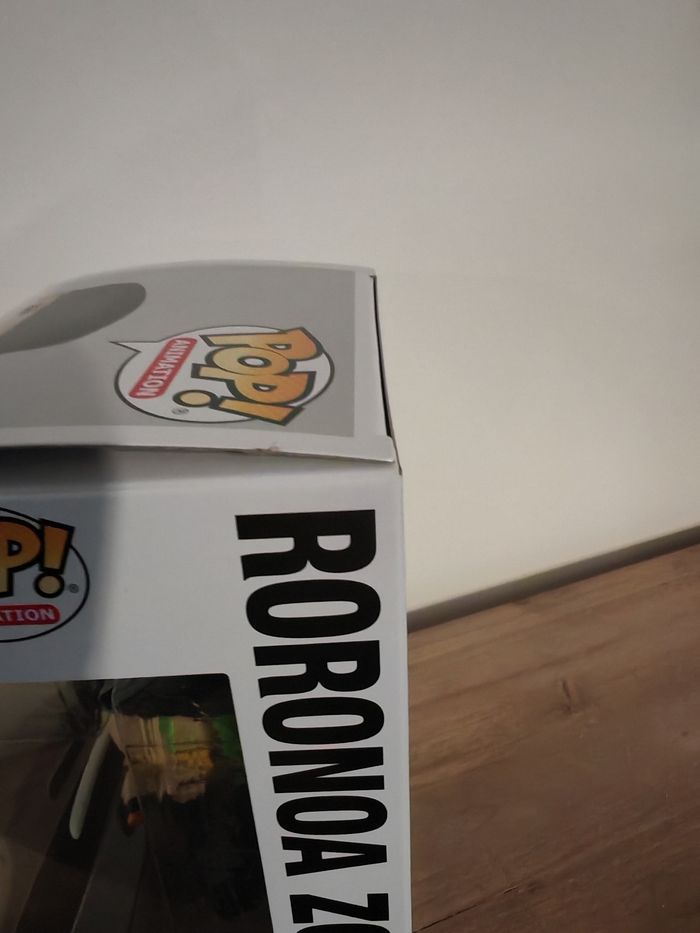 Figurine funko pop roronoa Zoro 1775 chase - photo numéro 6
