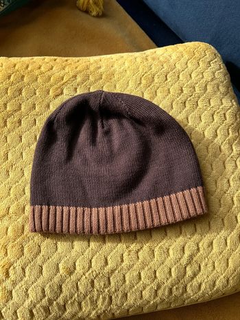DPAM bonnet 10/14 ans couleur marron quasi neuf