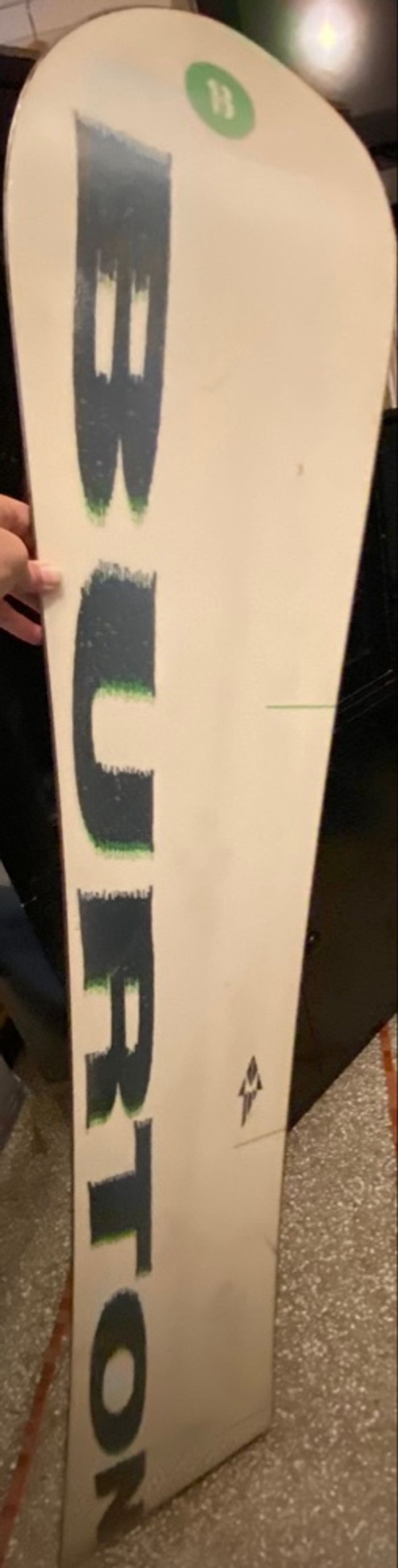 Snowboard BURTON noir brillant  BL 157 - descente, position goofy, fixations incluses - photo numéro 10