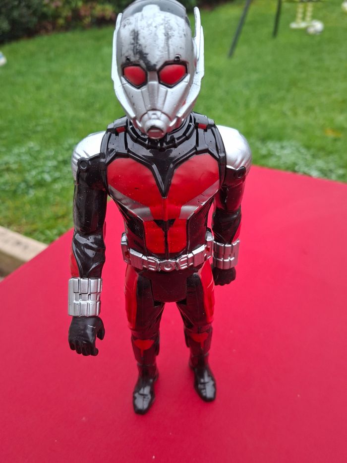 Figurine marvel 30  cm ant man