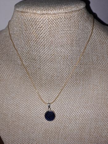 Collier noir reflet marine