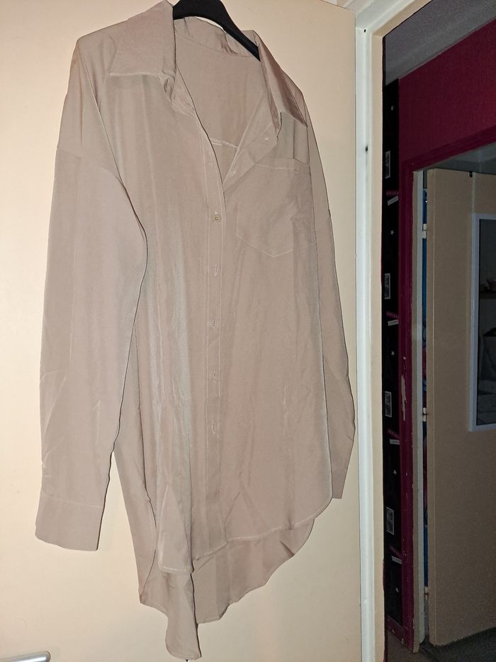 Chemise longue ou robe taille L neuf