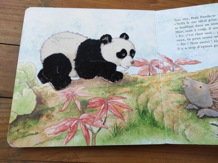 Petit panda livre à caresser - photo numéro 3