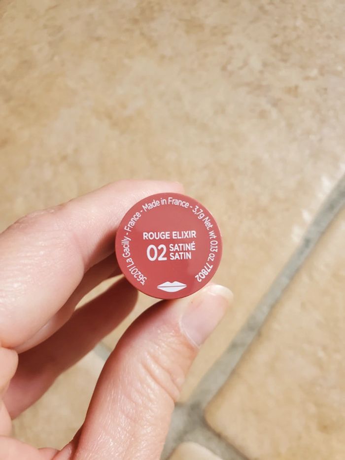 Rouge à lèvres - photo numéro 2