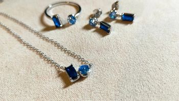 Argent 925 & Zircons saphir (collier + bague + boucles)