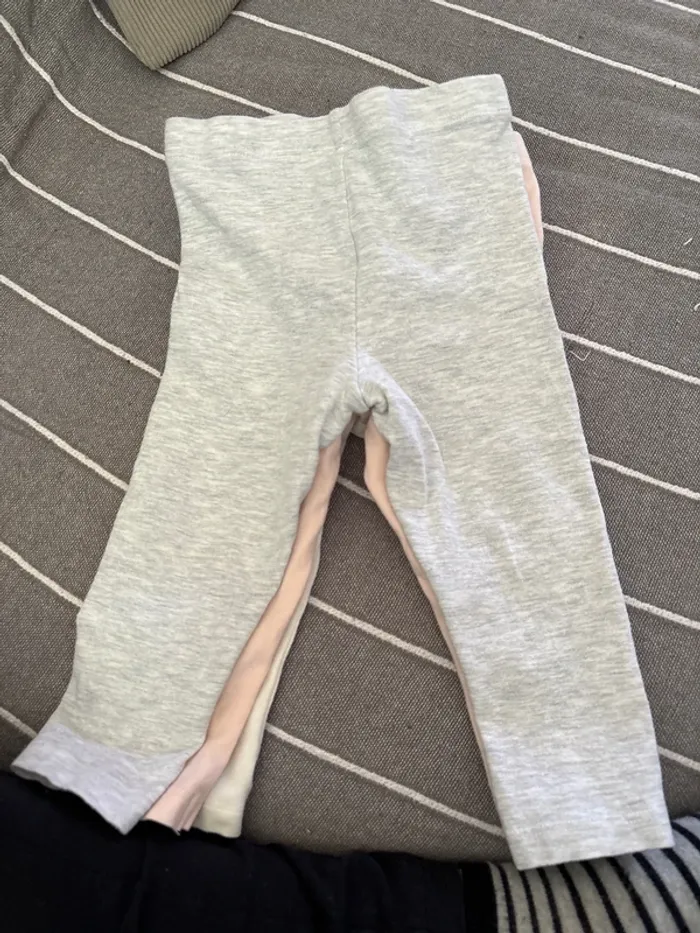 Lot de 3 leggings bébé primark 6/9 mois - photo numéro 2