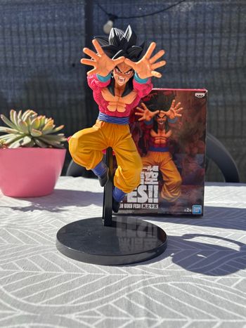 Goku Super Saiyan 4