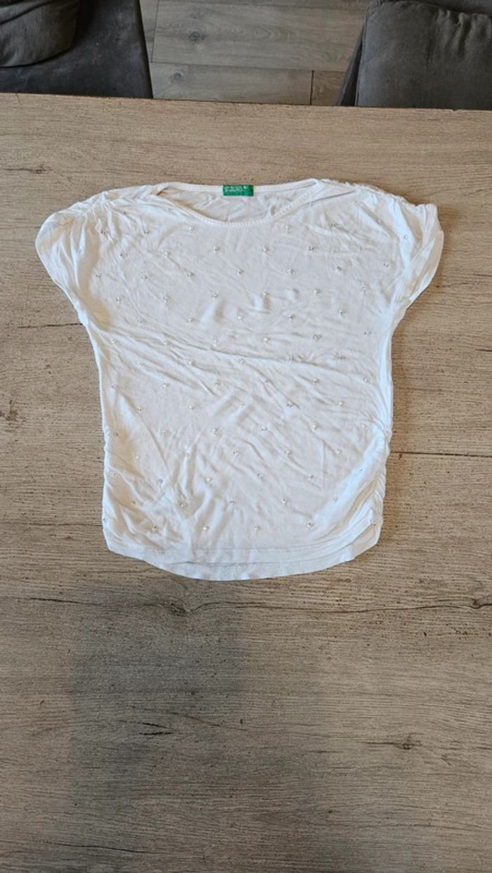 Blouse blanche à manches courtes avec perles, United Color Of Benetton, 8/9 ans, peu mis - photo numéro 2