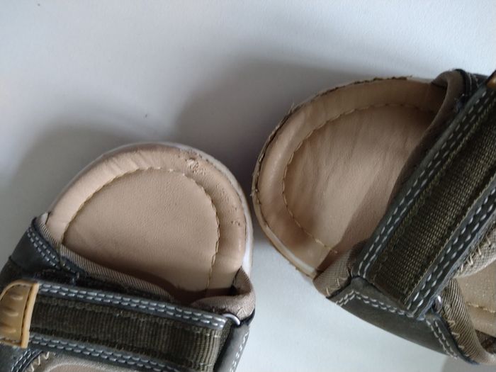 Paire de tong garçon taille 32 - photo numéro 4