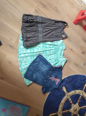 2 robes et 1 haut jeans 6 ans