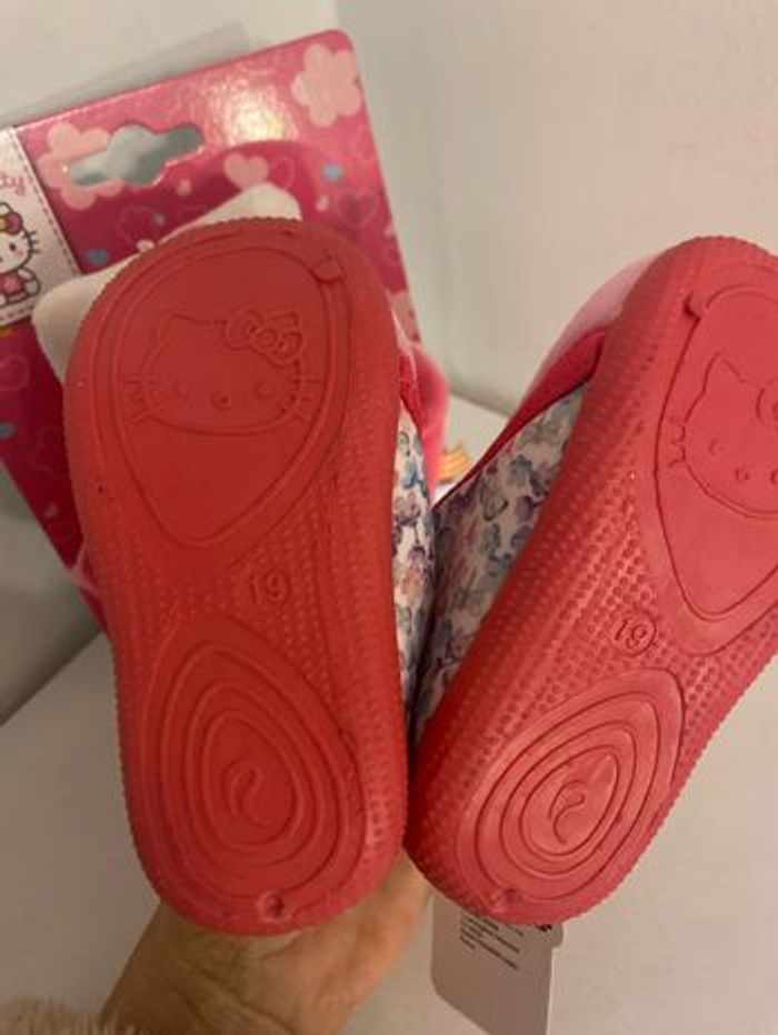 Lot  Hello kitty : chausson et doudou - photo numéro 3