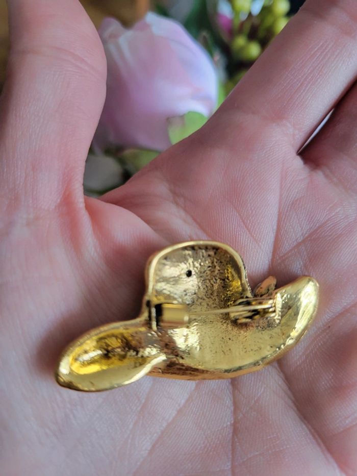Broche chapeau aux fleurs 🌸 - photo numéro 5