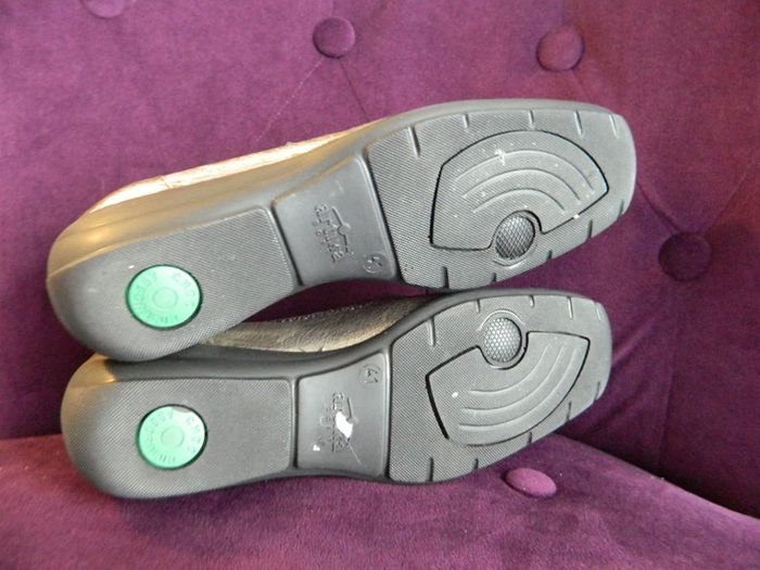 Chaussures neuves "Artika" en cuir T 41 - photo numéro 3
