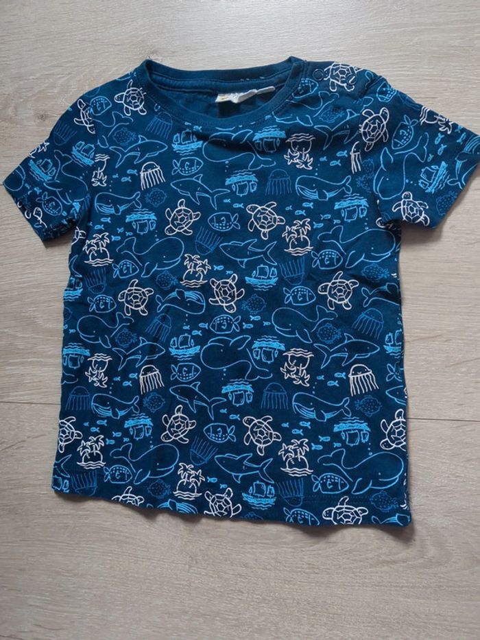 T-shirt garçon bleu à motifs baleines - photo numéro 3