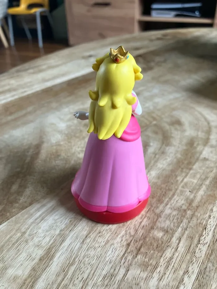 Figurine Amiibo Peach - Super Mario Nintendo - photo numéro 3