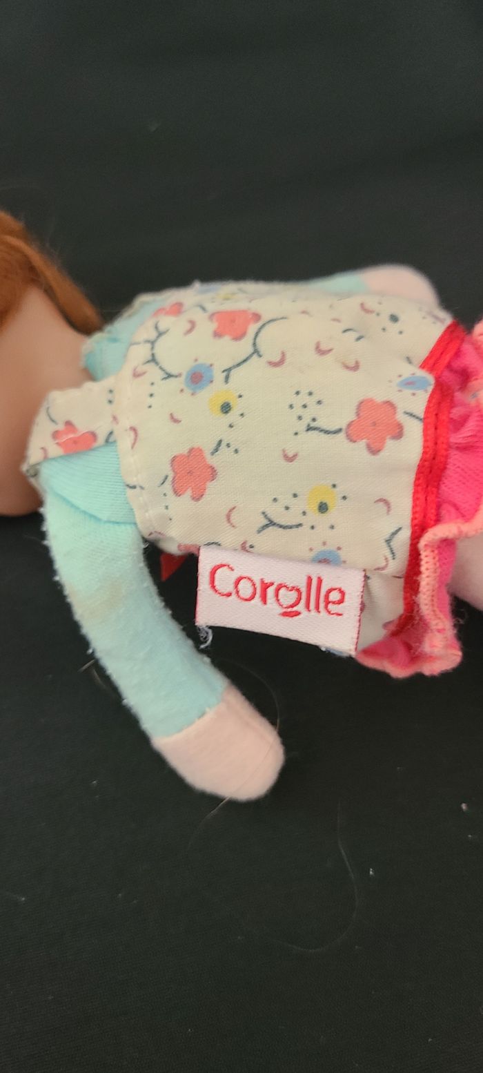Poupee mini doucette de Corolle robe avec coeurs 2009 - photo numéro 4