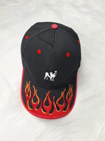 Casquette Harvard Square noire & rouge – Motif flammes – Vintage brodé (565)