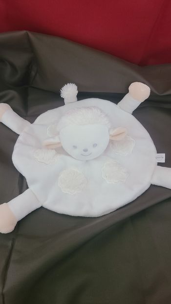 Doudou plat mouton LA HALLE brioche rond blanc beige Kimbaloo