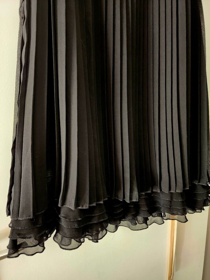 Robe noire VERO MODA comme neuve  38 40 - photo numéro 2