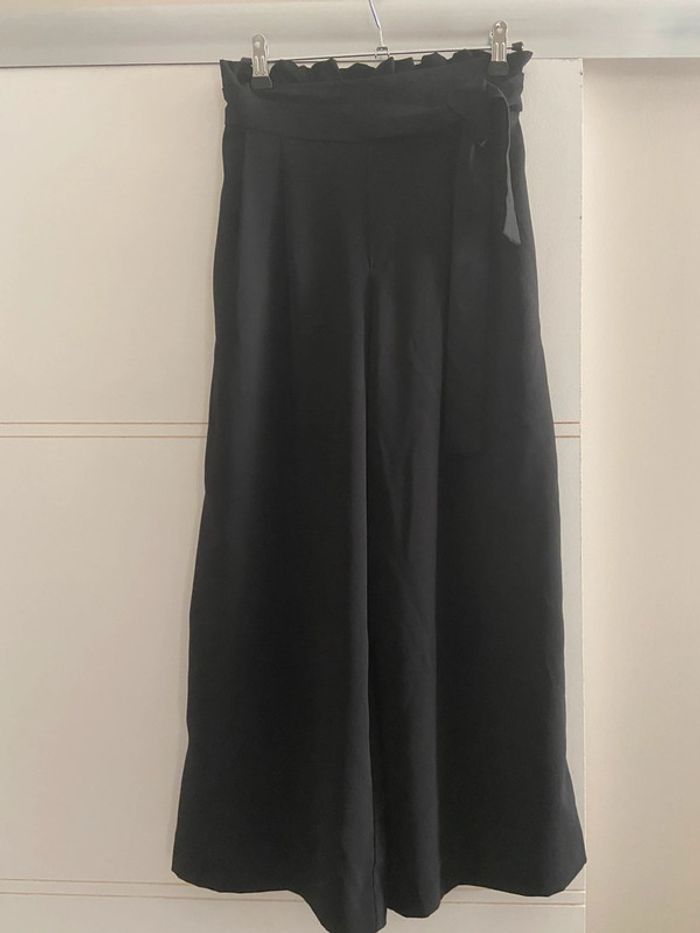 Pantalon léger d’été noir Zara jambes larges court