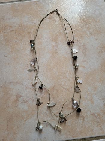 Long collier avec breloques