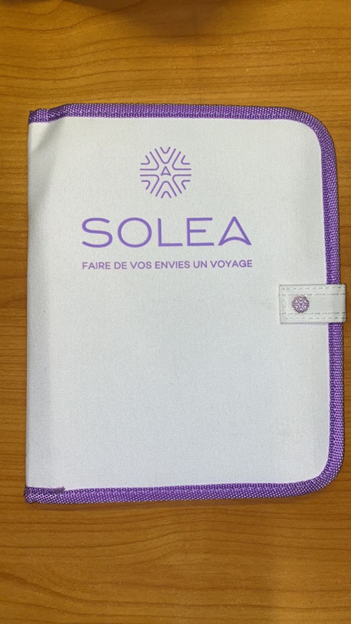 Carnet de voyage blanc et violet