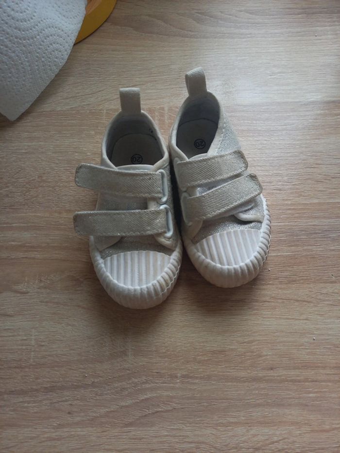 Baskets taille 20