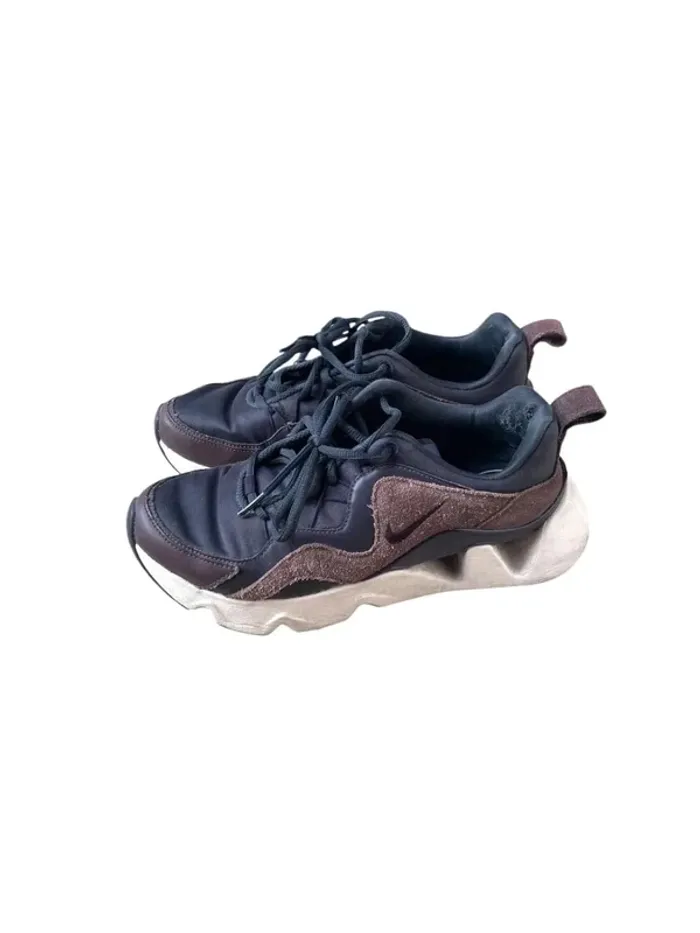 Baskets Nike RYZ 365 noir et bordeaux taille 39