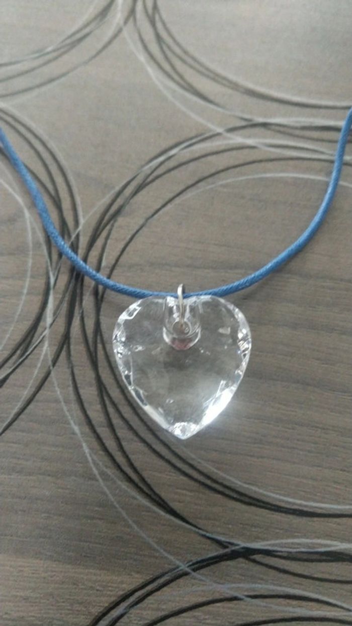 Collier complètement neuf - photo numéro 2