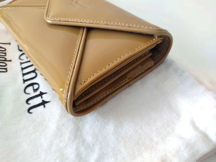 Portefeuille LK Bennett Compagnon en cuir verni taupe - NEUF - photo numéro 5