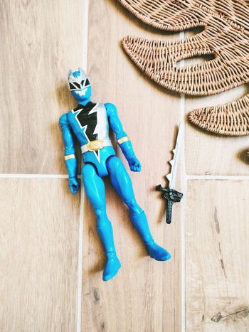 🙅Power rangers dino fury - Figurine 30 cm ranger bleu avec épée - marque Hasbro
