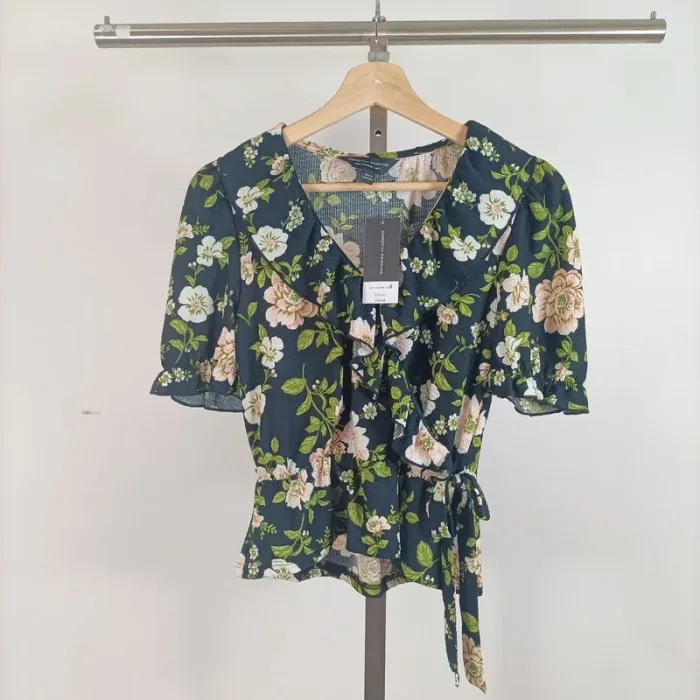 Blouse fleurie Dorothy Perkins noire fleurie taille 36 col volanté neuve A526