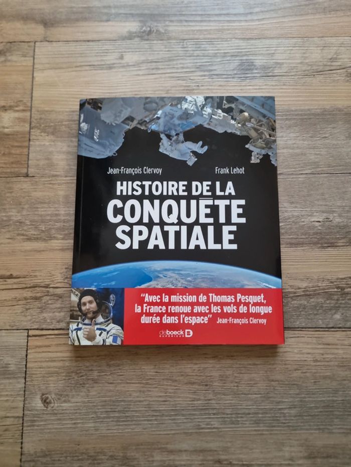 Livre " Histoire de la conquête spatiale "