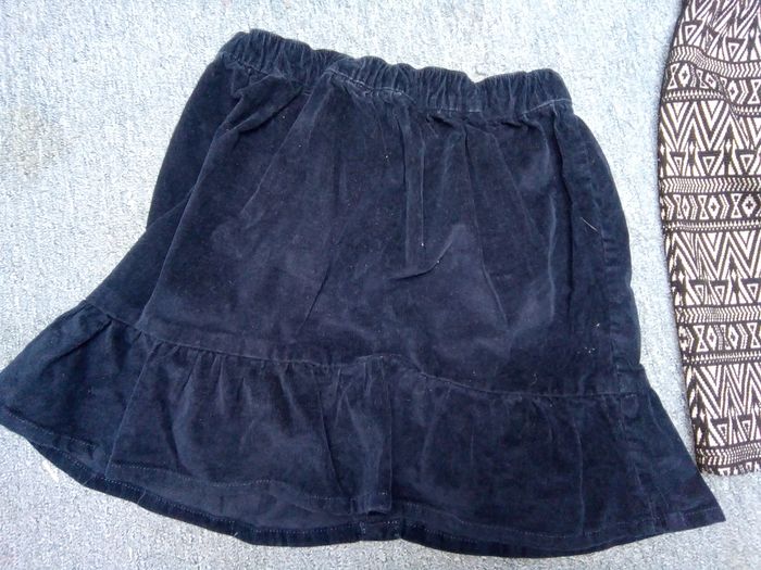 Lot de 3 Jupes et 1 Short Fille taille entre 10-12 ans - photo numéro 6