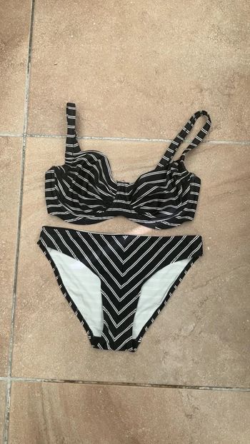 Bikini noir double rayé blanc T38 (n°6)