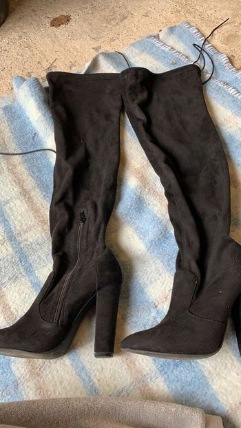 Bottes en daim noires pointure 37