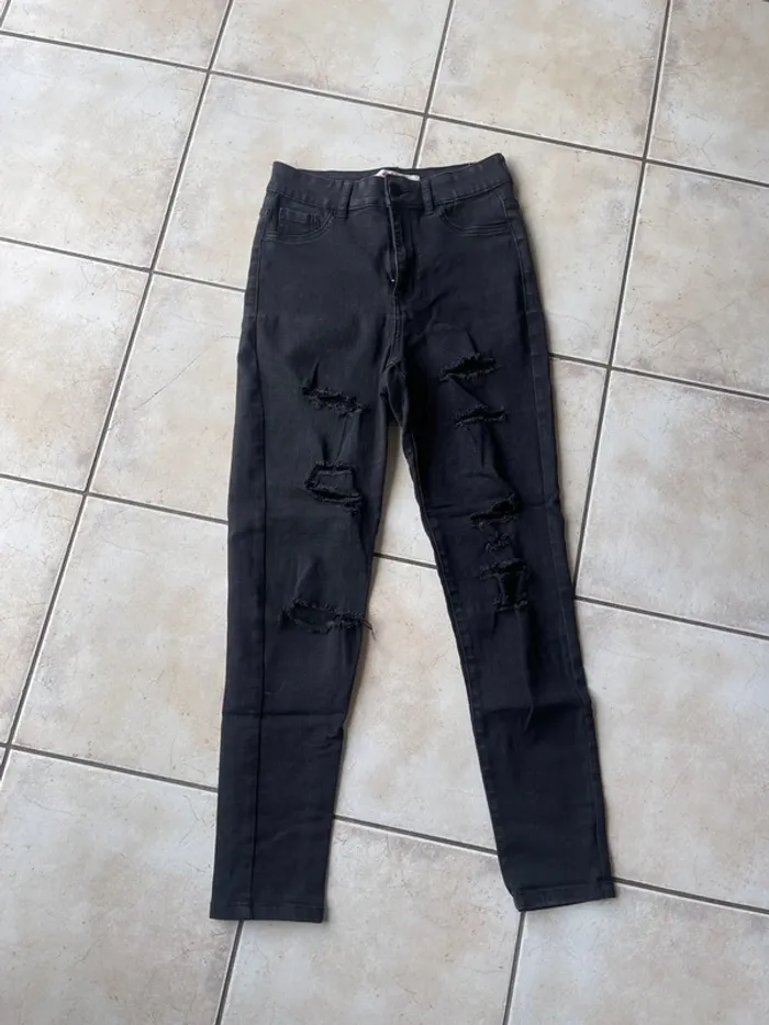 Pantalon skinny à trou