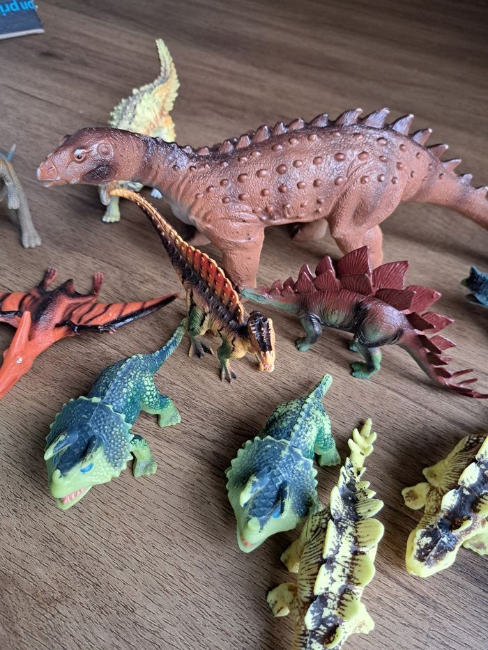 Lot dinosaure - photo numéro 4