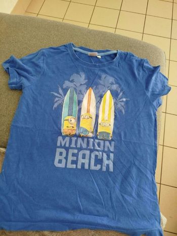 T-shirt taille  12 / 144 cm . Les minions