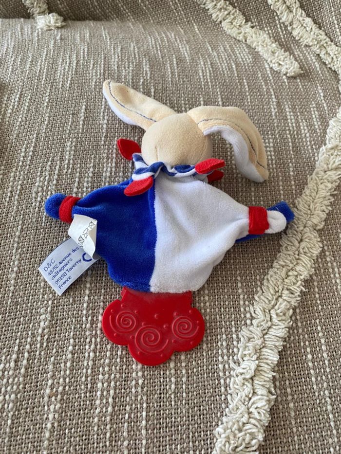 Peluche doudou et compagnie plat 19cm lapin bleu blanc rouge très bon état - photo numéro 3