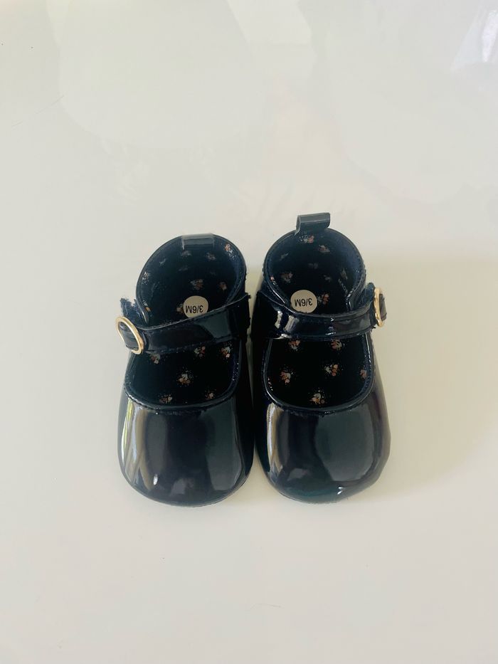 Chaussure noire 3/6 mois