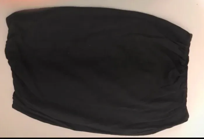 Haut top femme sans bretelles dénudé sur le do noir taille unique