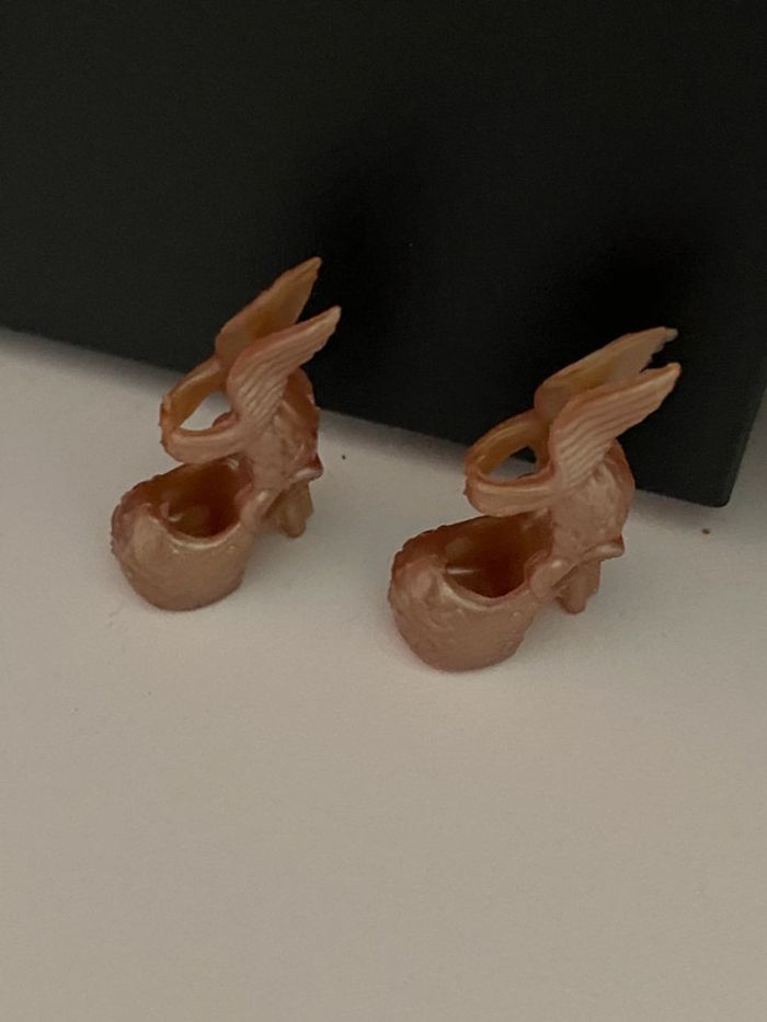 Chaussures à talons avec cœur pour poupée Barbie - photo numéro 2