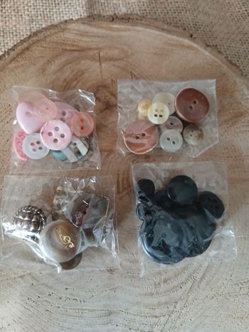 Lot de 4 sachets de boutons