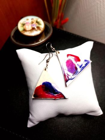 Magnifique paire de boucles d'oreilles style vintage art deco