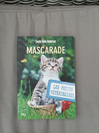 Livre " les petits vétérinaires" tome 11 neuf