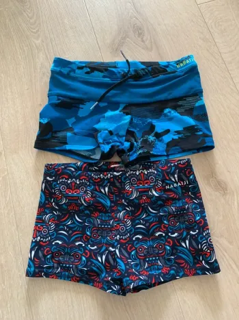 Lot 2 maillots de bain nabaiji 8 ans