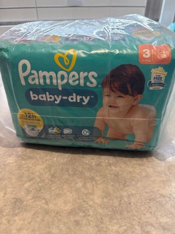 Couches Pampers