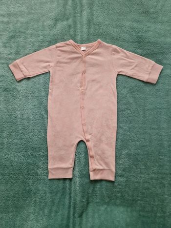 Très joli pyjama sans pied 62 cm